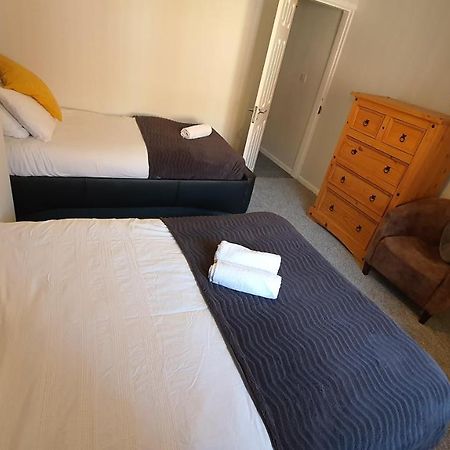 Contractors, City Centre, Parking, 3 Double Rooms, Netflix, Cosy! Coventry Exterior foto