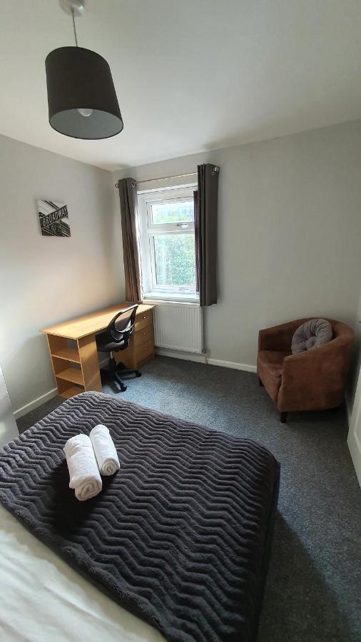Contractors, City Centre, Parking, 3 Double Rooms, Netflix, Cosy! Coventry Exterior foto