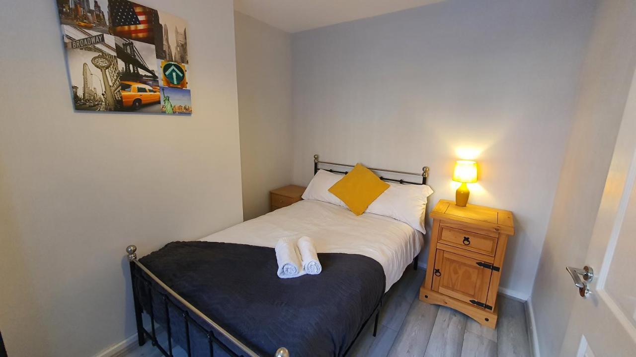 Contractors, City Centre, Parking, 3 Double Rooms, Netflix, Cosy! Coventry Exterior foto